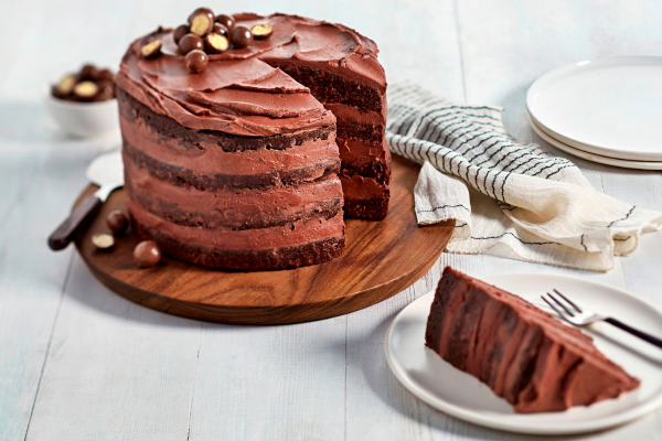 Choc buttercream icing layer cake