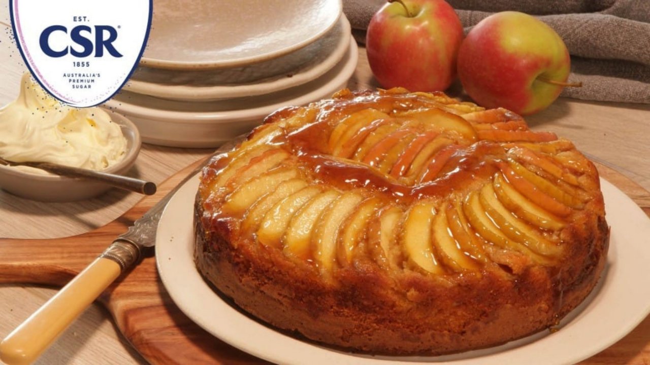 spiced wholemeal apple teacake