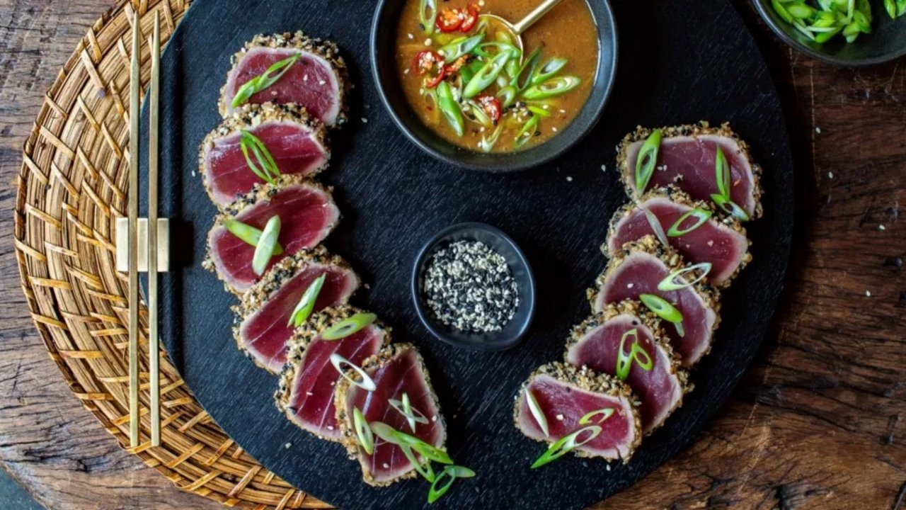 sweet dukkah crusted tuna