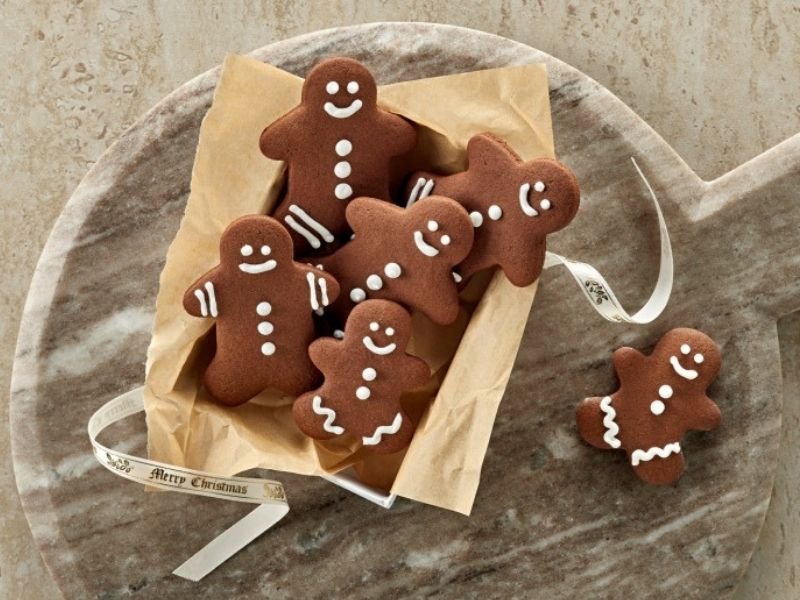 gingerbread cookies royal icing